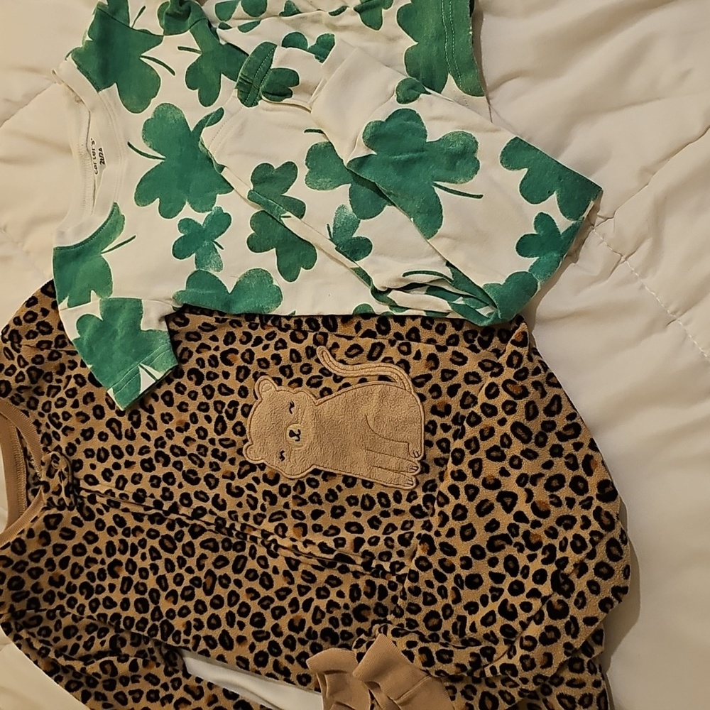 BOGO OFFER🎀 Carter's Pajama Bundle- 2T